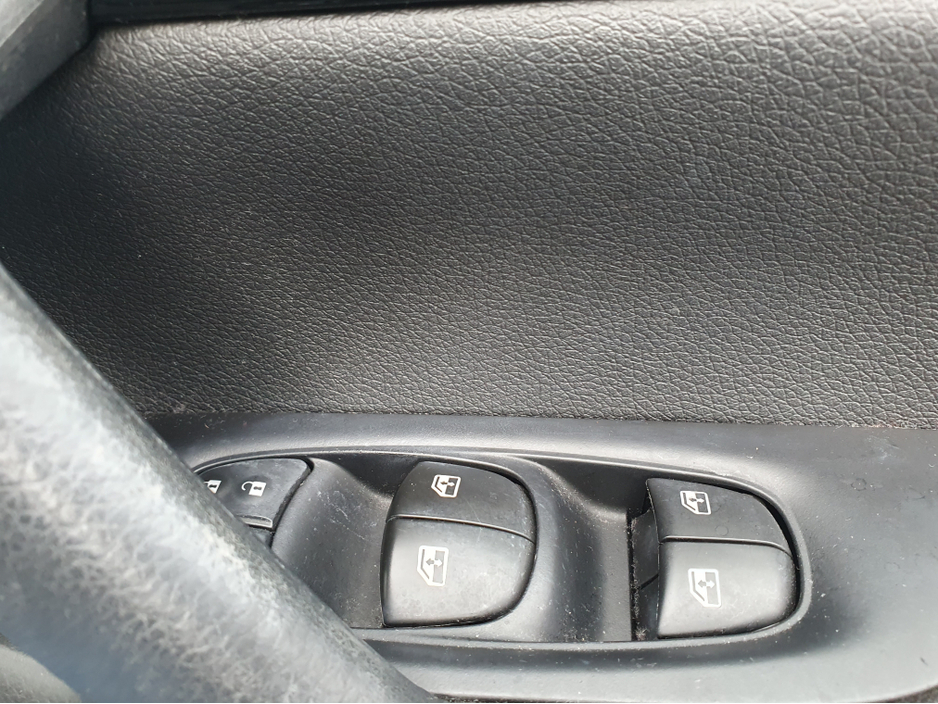 2017 Nissan Qashqai - image 19