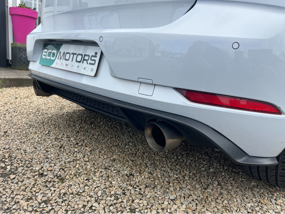 2018 Volkswagen Golf - image 21