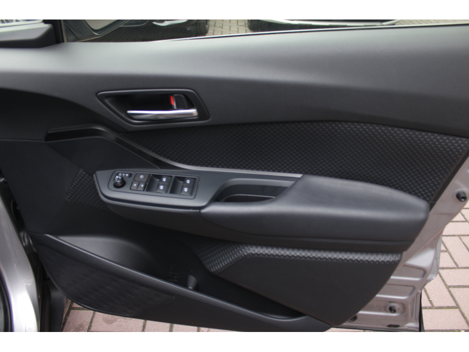 2018 Toyota C-HR - image 10