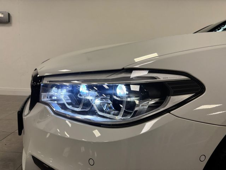 2017 BMW 5 Series - image 17