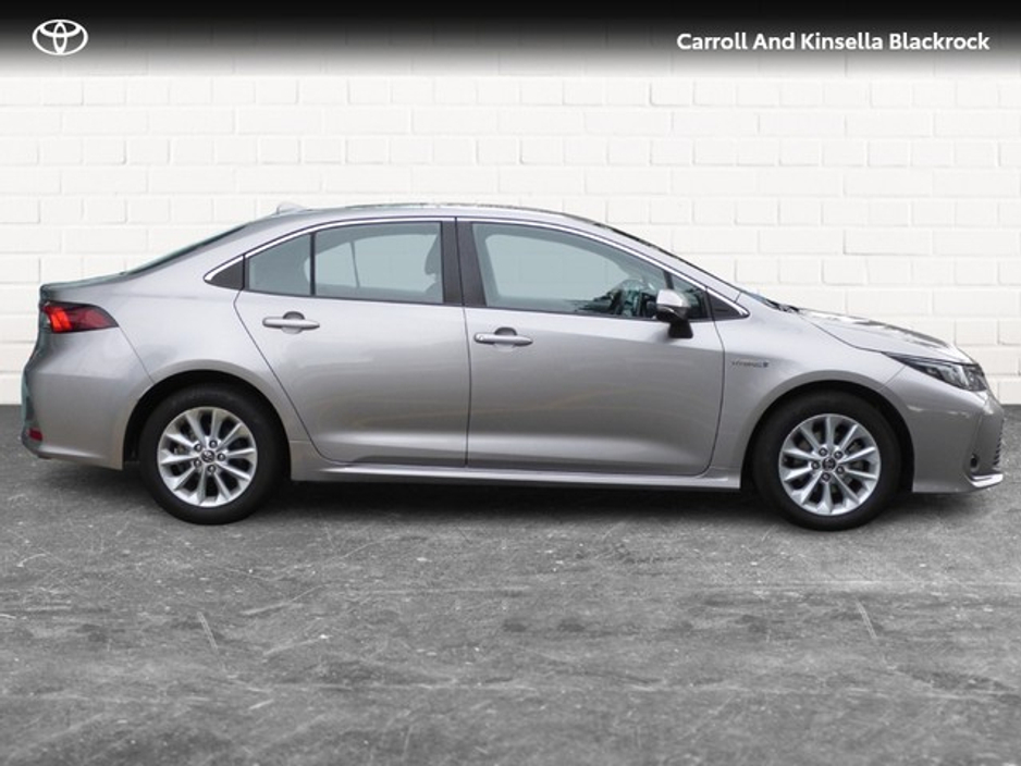 2020 Toyota Corolla Hybrid Luna Saloon €20,950