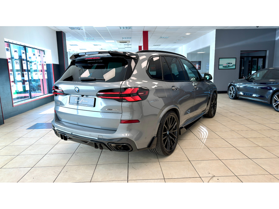 2024 BMW X5 - image 23