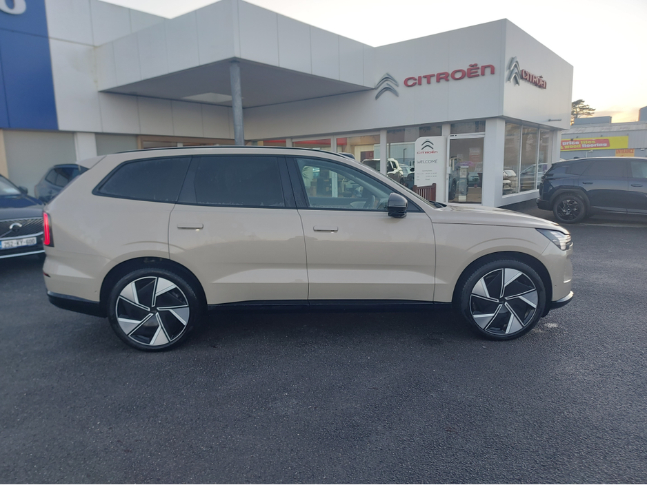 2025 Volvo EX90 TWIN MOTOR PERFORMANCE AWD ULTRA €97,950