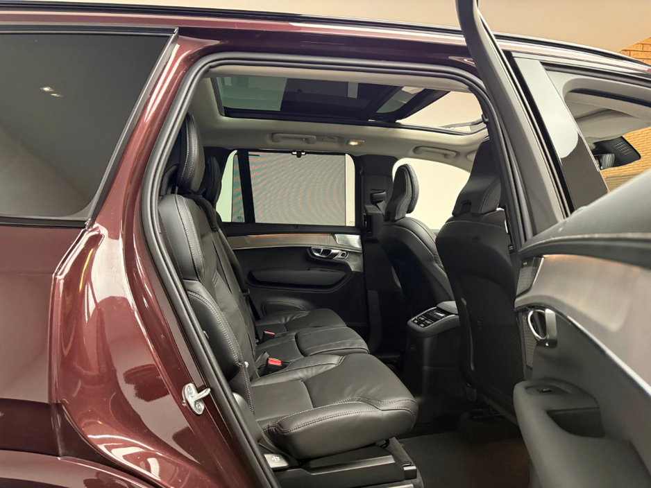 2025 Volvo XC90 - image 13