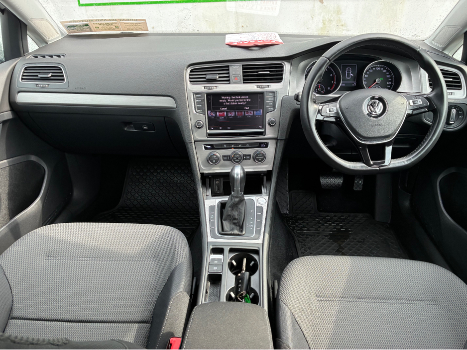 2015 Volkswagen Golf - image 8