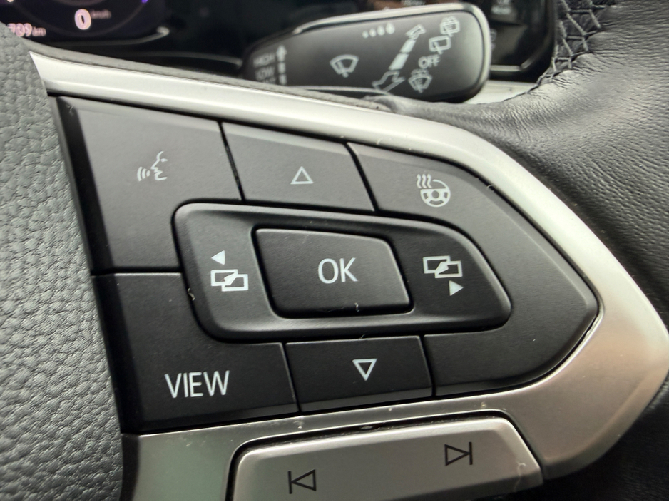 2022 Volkswagen Golf - image 17