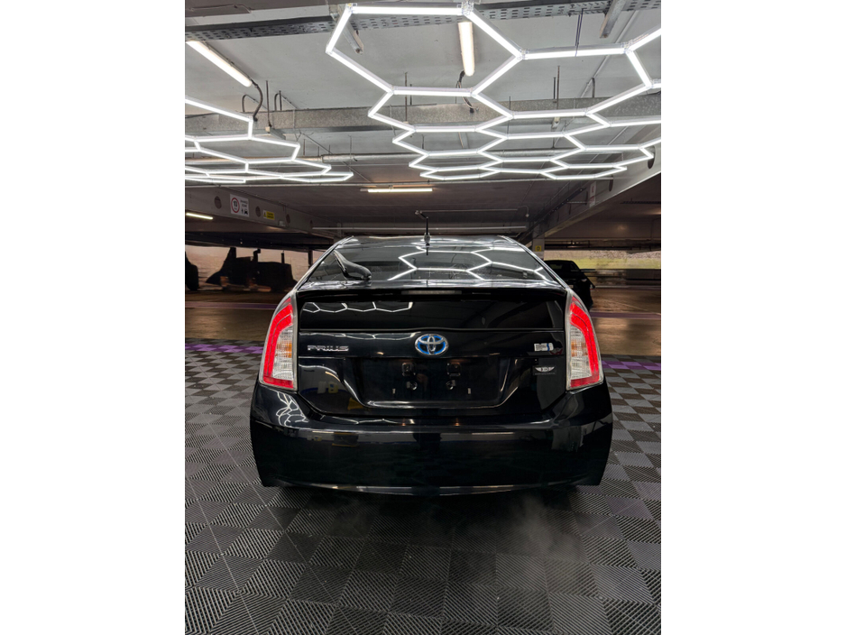 2012 Toyota Prius - image 5