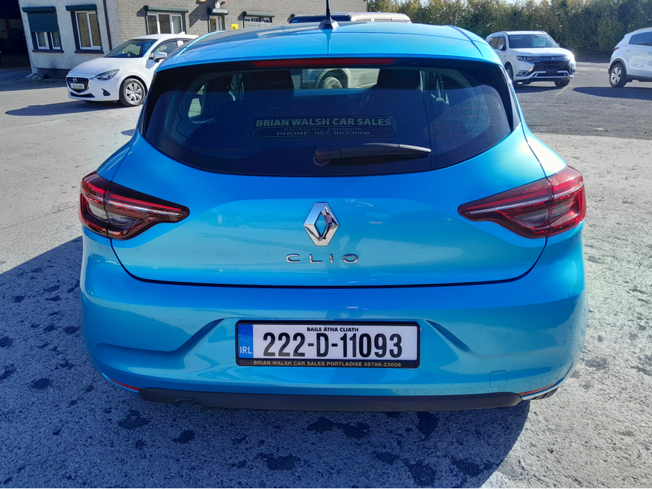 2022 Renault Clio - image 7
