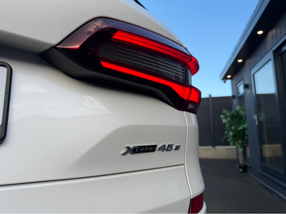 2021 BMW X5 - image 18