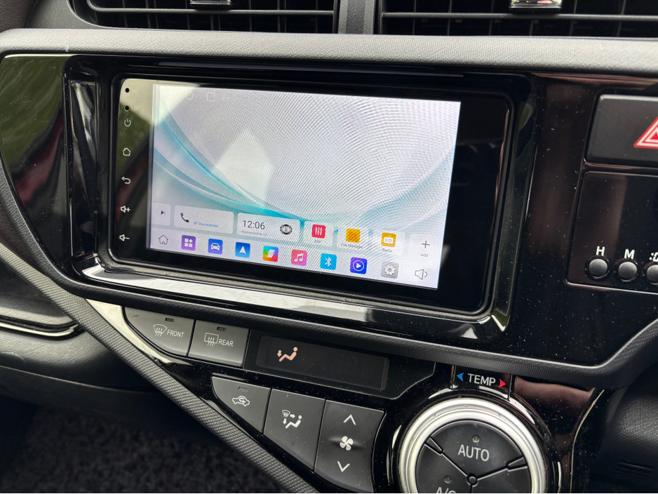 2017 Toyota Aqua - image 9