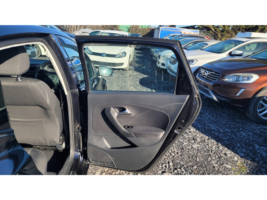 2011 Volkswagen Polo - image 7