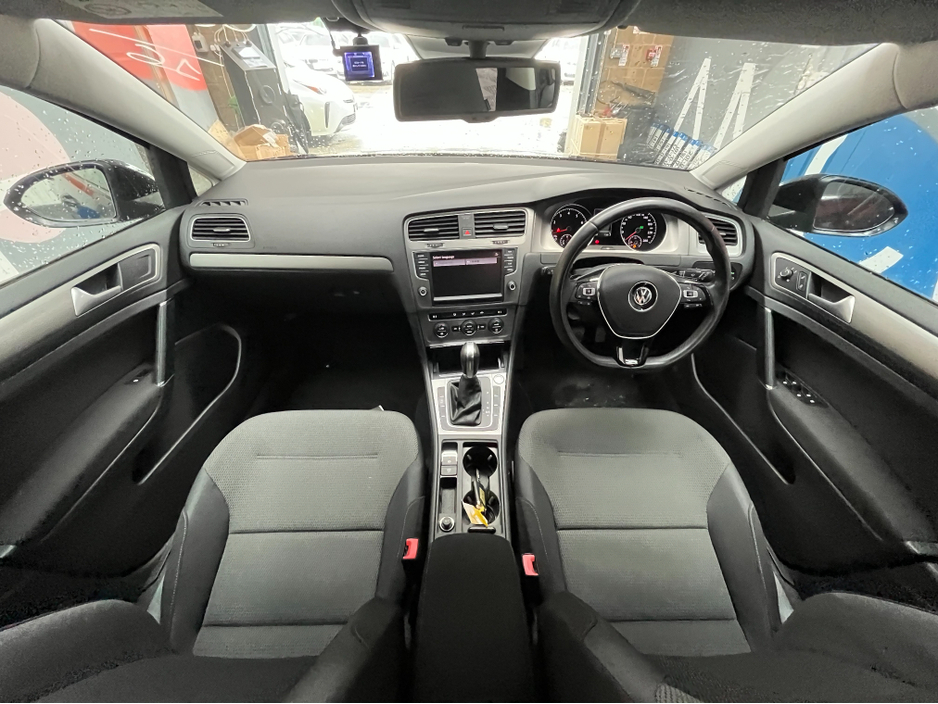 2016 Volkswagen Golf - image 15