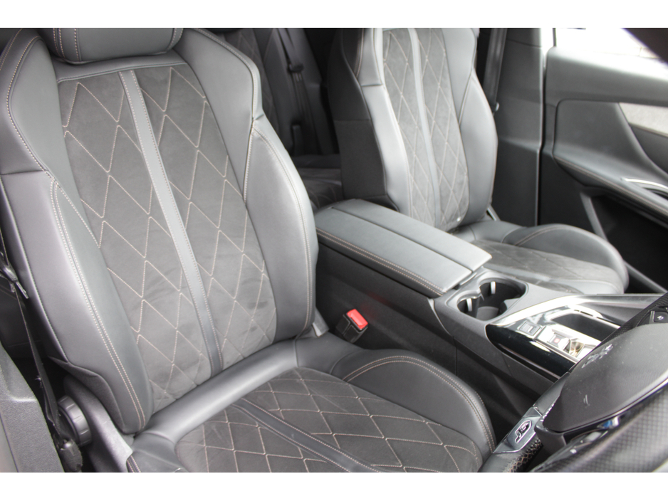 2019 Peugeot 3008 - image 12