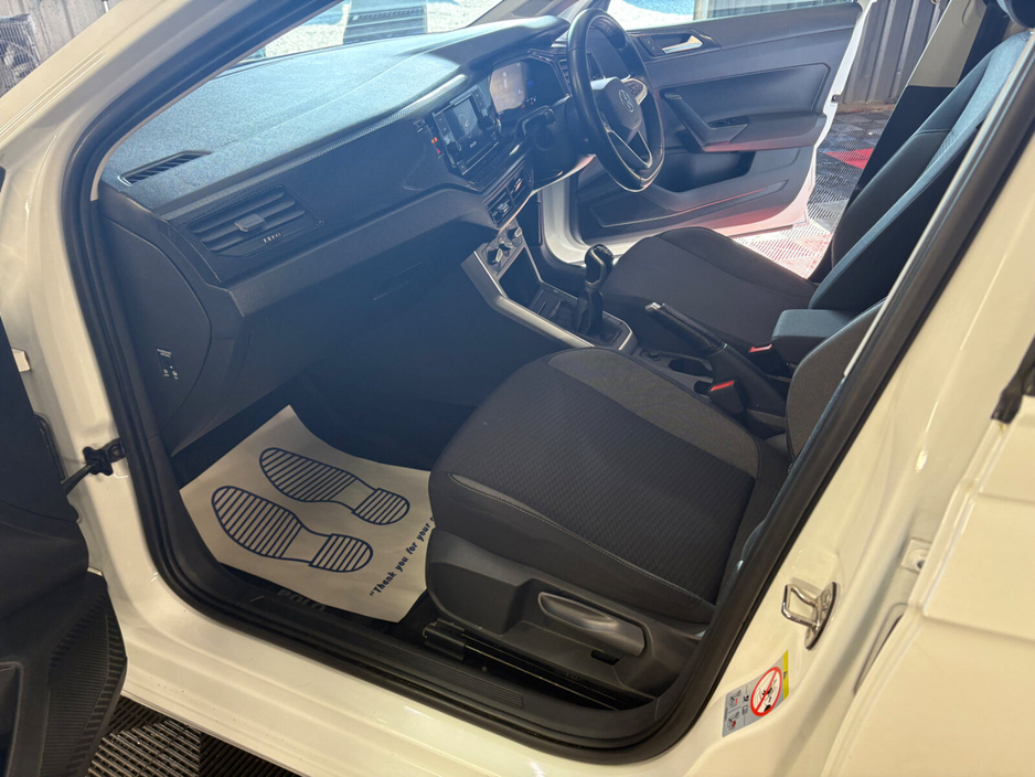 2022 Volkswagen Polo - image 14