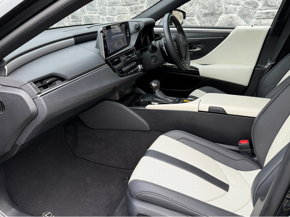 2024 Lexus ES 300 H F SPORT ES 300H 4DR AUTO €48,950