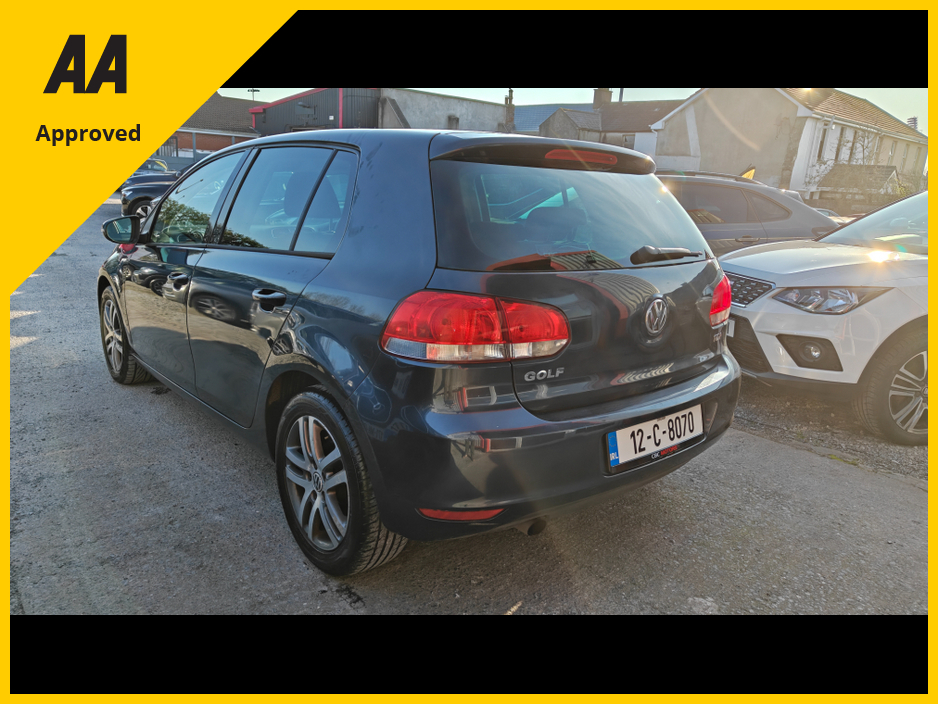 2012 Volkswagen Golf - image 10