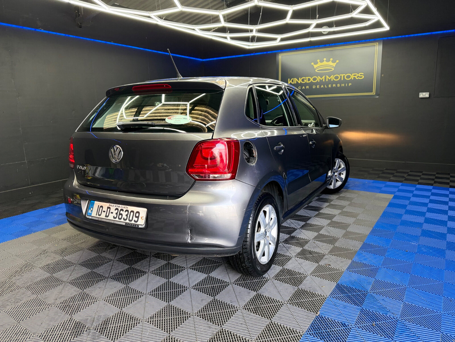 2010 Volkswagen Polo - image 11