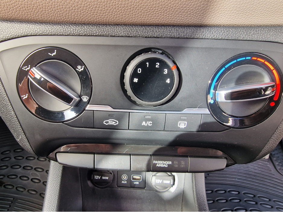 2015 Hyundai i20 - image 23