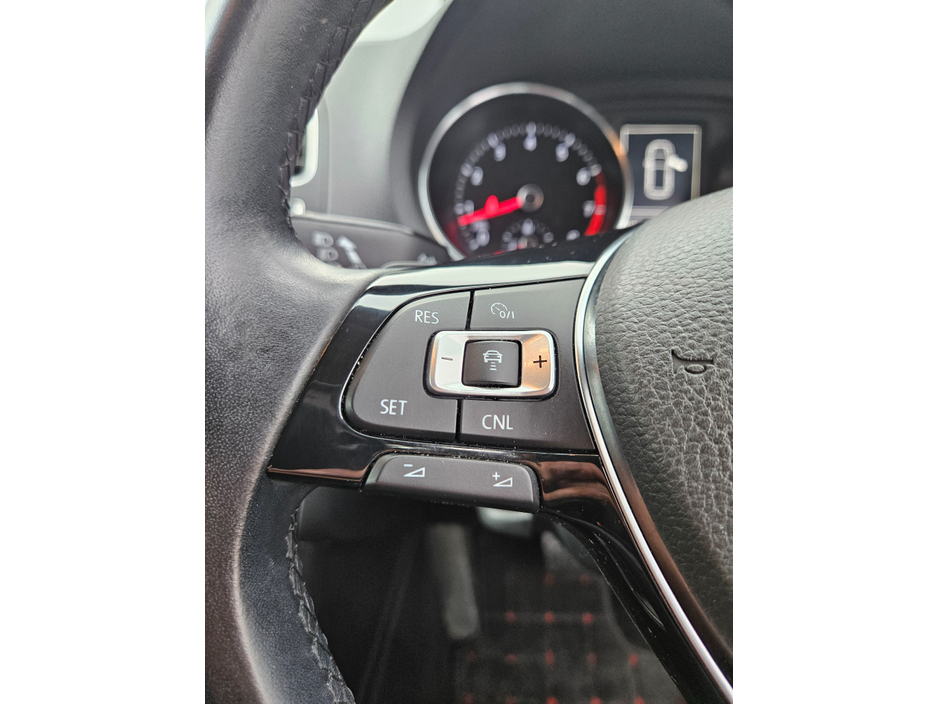 2014 Volkswagen Polo DBA-6RCJZ 5DR AUTO €8,950