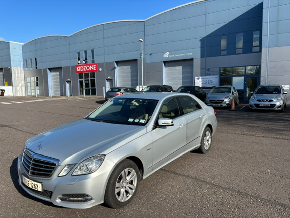 2011 Mercedes-Benz E Class - image 3
