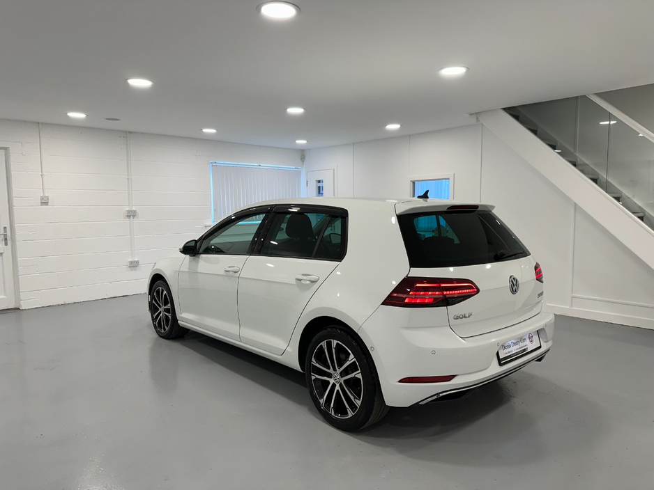 2020 Volkswagen Golf - image 12