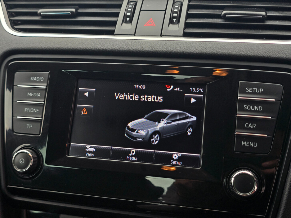 2015 Skoda Octavia - image 26