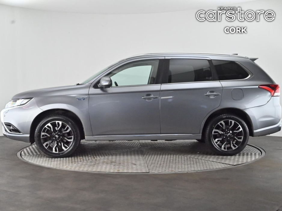 2017 Mitsubishi Outlander PHEV 2.0L MIVEC 4WD 5-Seater Instyle €16,880