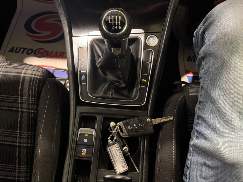 2016 Volkswagen Golf - image 21