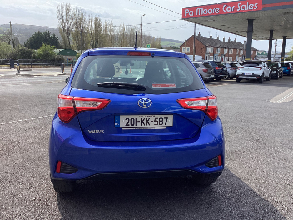 2020 Toyota Yaris - image 5