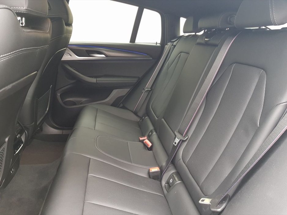 2025 BMW X4 - image 20