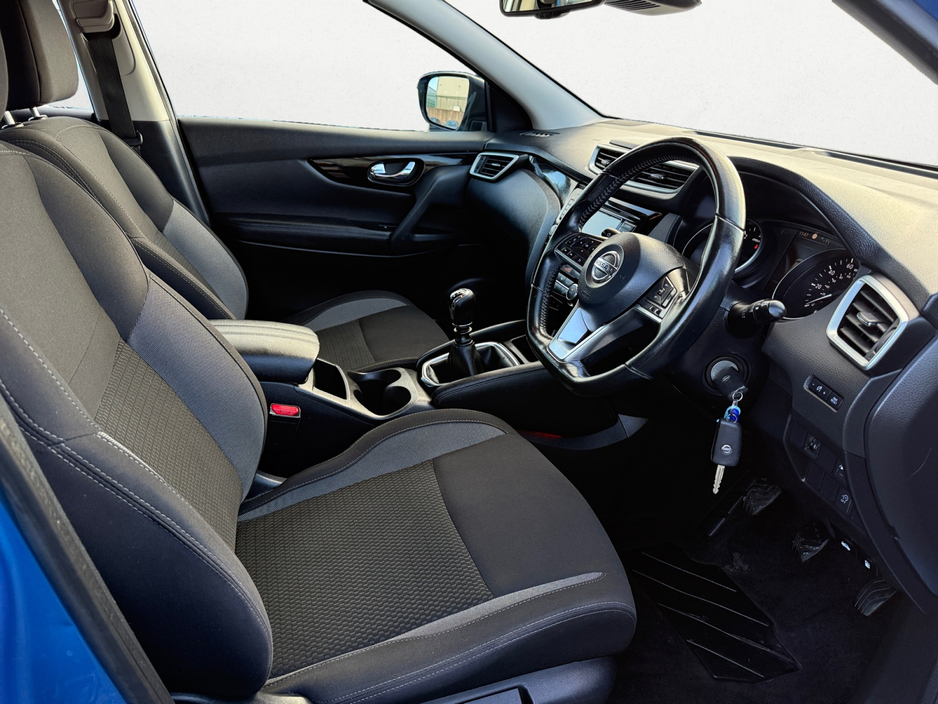 2017 Nissan Qashqai - image 5