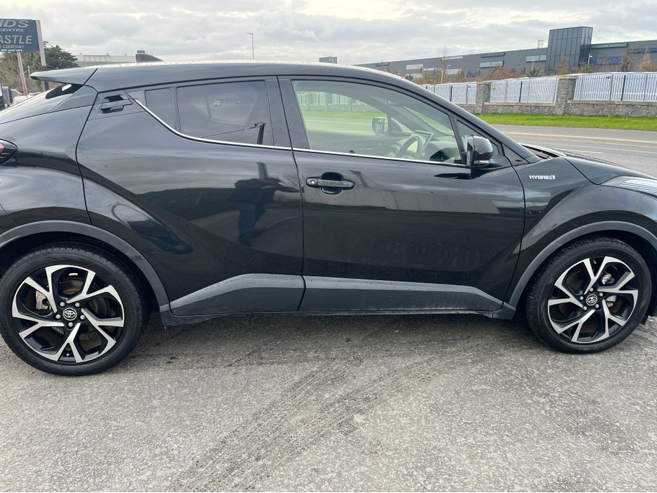 2016 Toyota C-HR - image 8