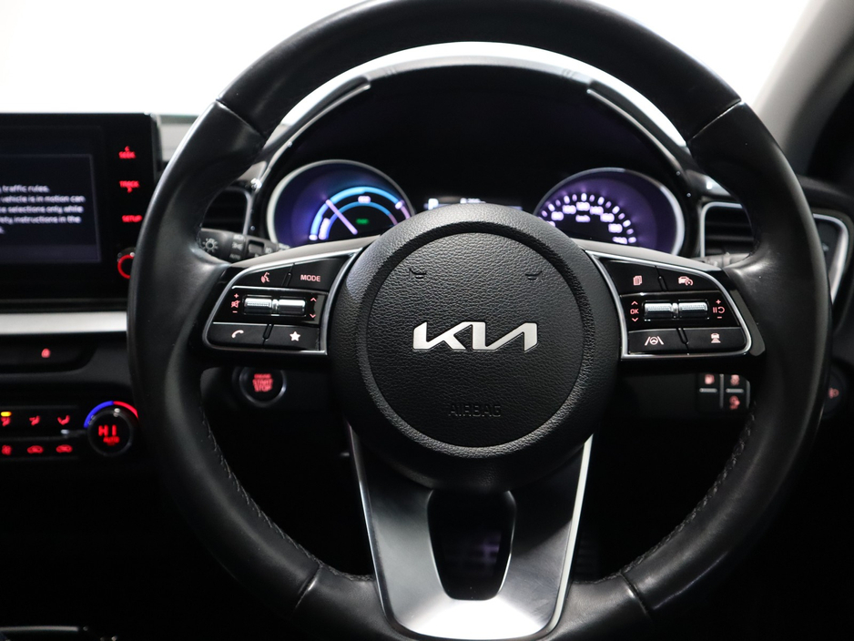 2023 Kia XCeed - image 11