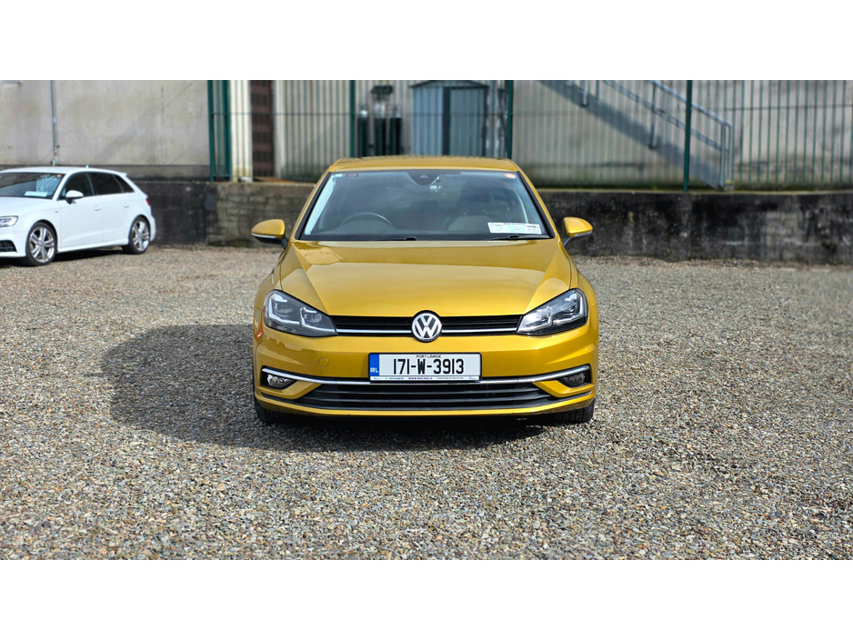 2017 Volkswagen Golf - image 4