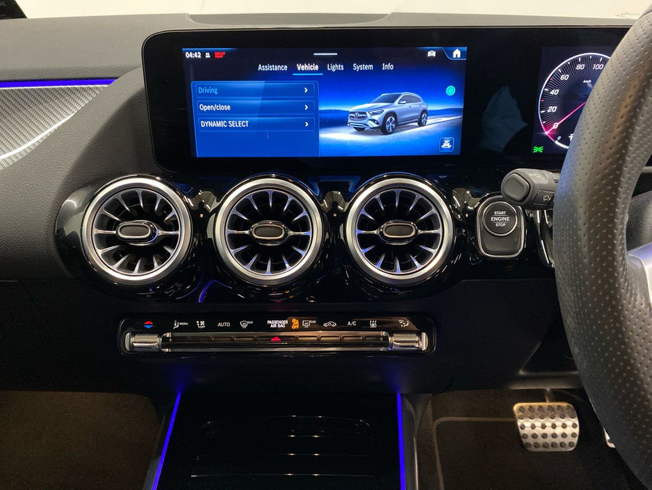 2024 Mercedes-Benz GLA Class - image 11