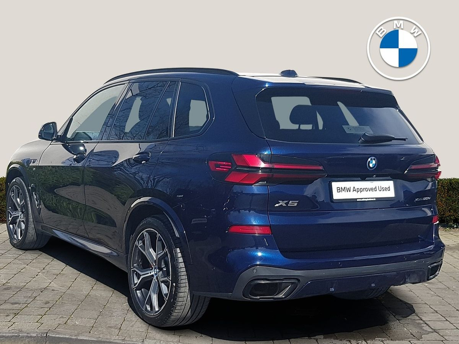 2024 BMW X5 - image 2