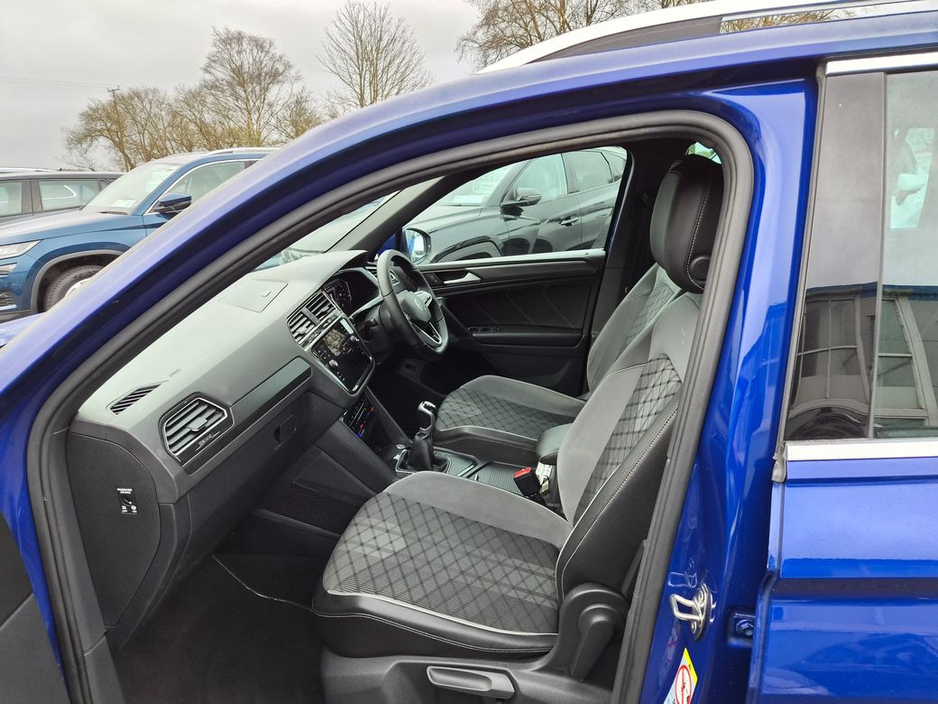 2021 Volkswagen Tiguan - image 10