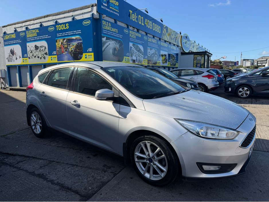 2015 Ford Focus - image 9