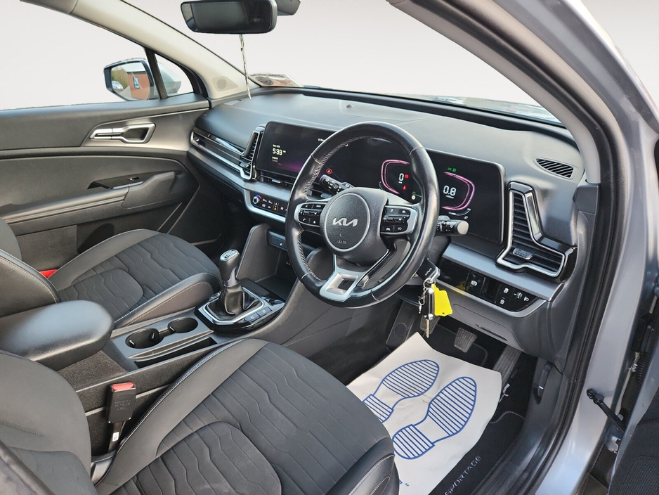 2022 Kia Sportage - image 9