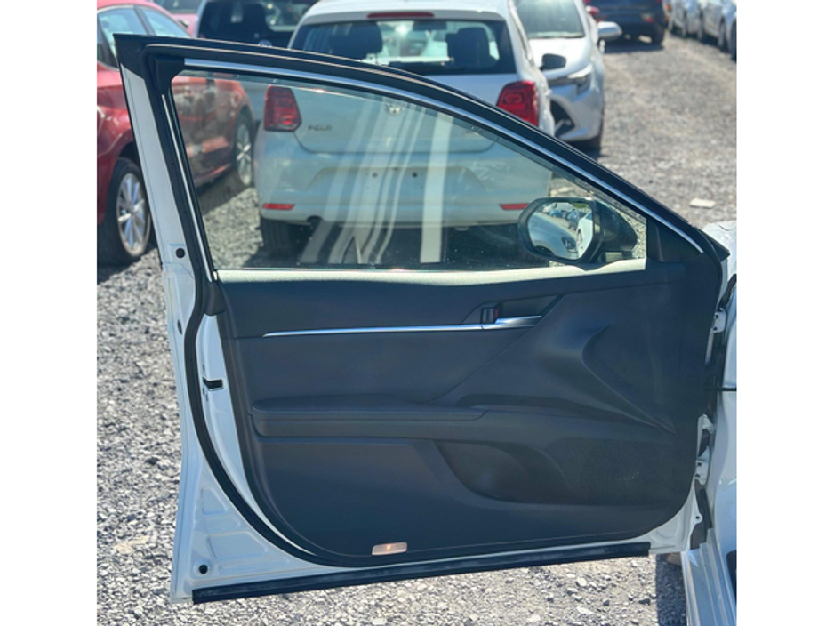 2022 Toyota Camry - image 10