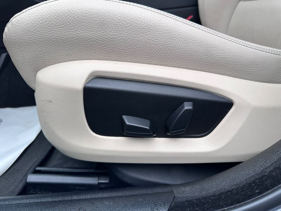 2015 BMW 5 Series - image 23