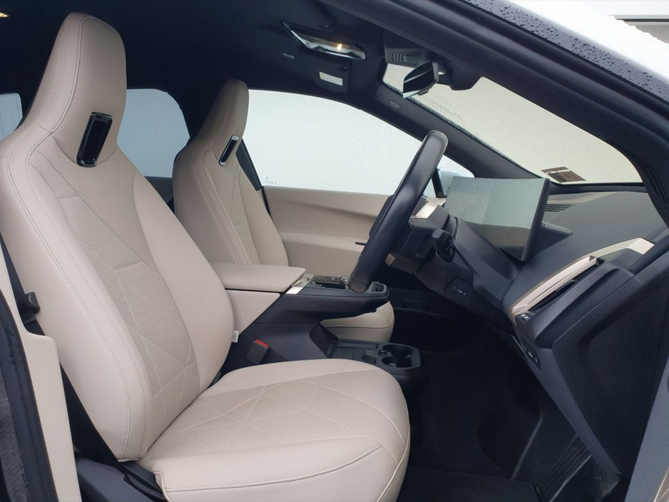 2023 BMW iX xDrive50 M Sport €69,995