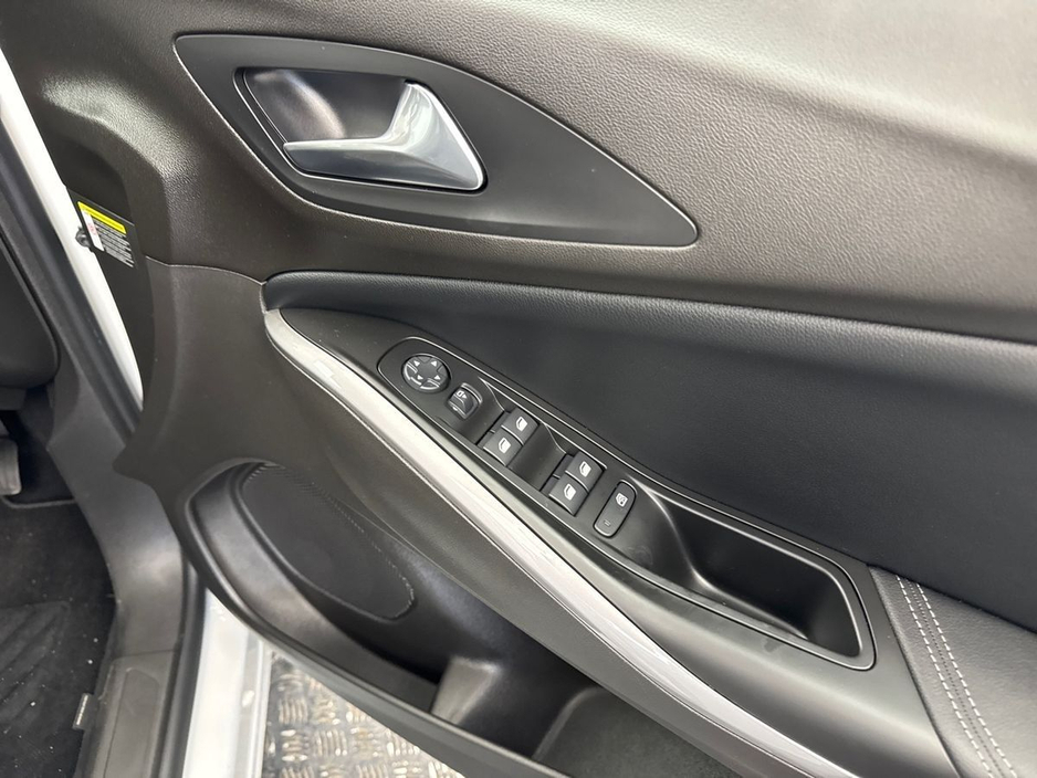 2024 Opel Grandland X - image 11
