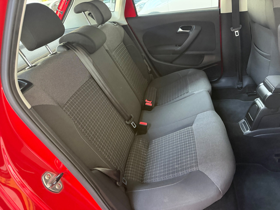 2016 Volkswagen Polo - image 22