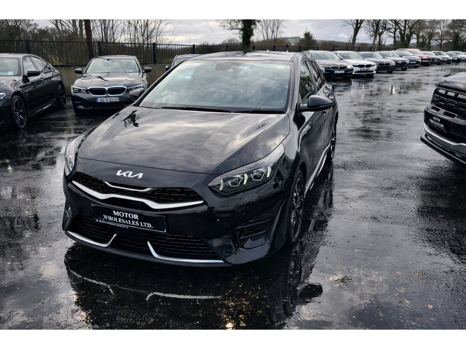 2023 Kia Ceed - image 3