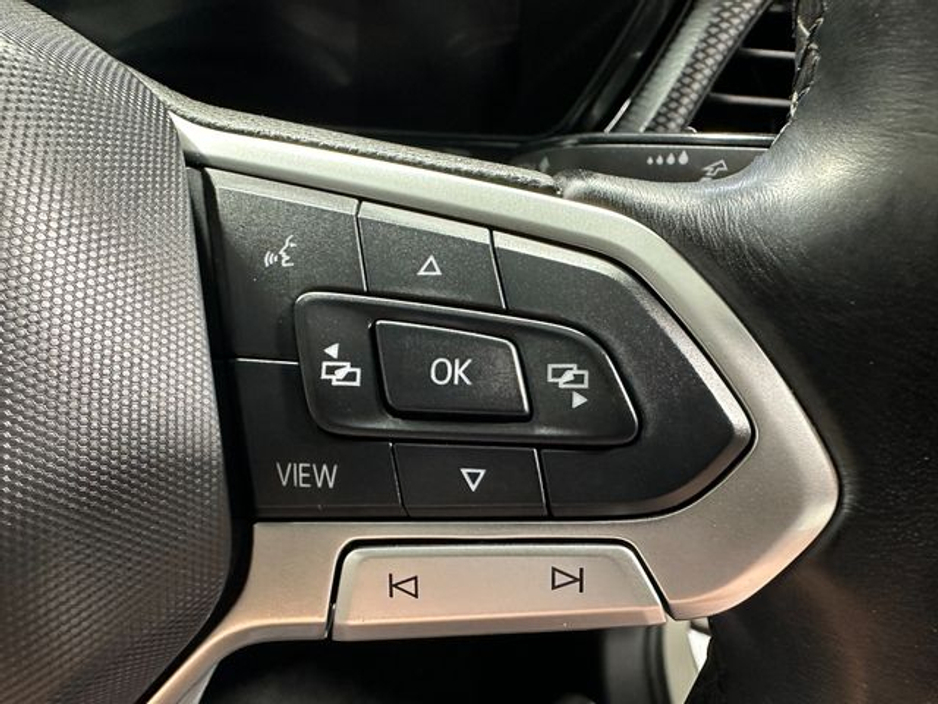 2023 Volkswagen T-Cross - image 16