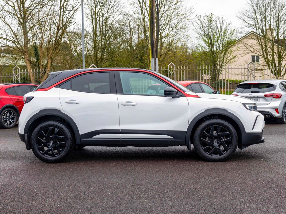 2022 Opel Mokka - image 8