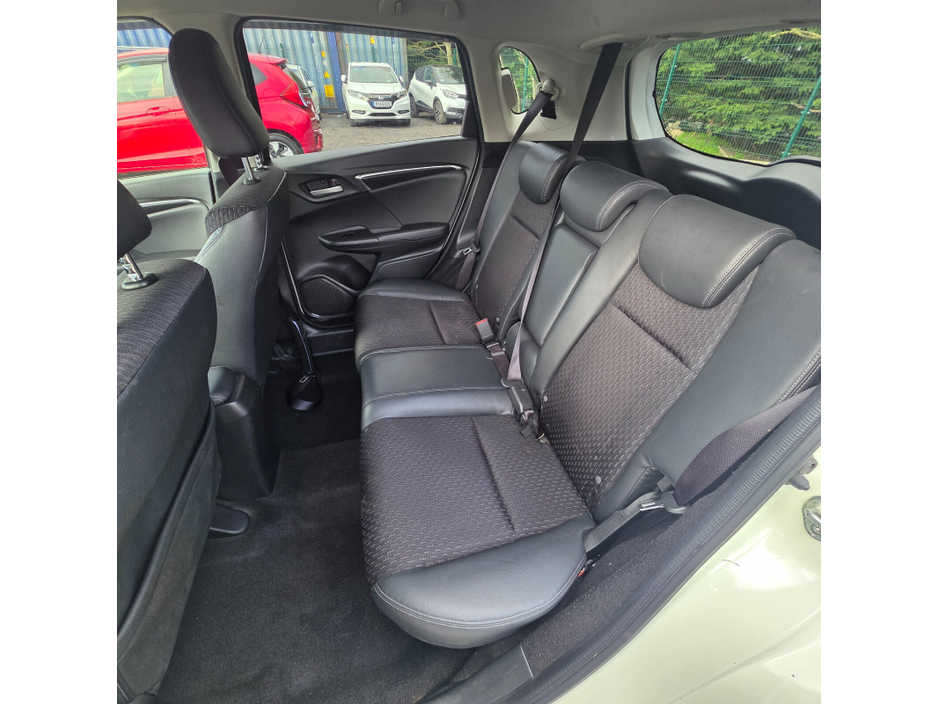 2014 Honda Fit - image 16