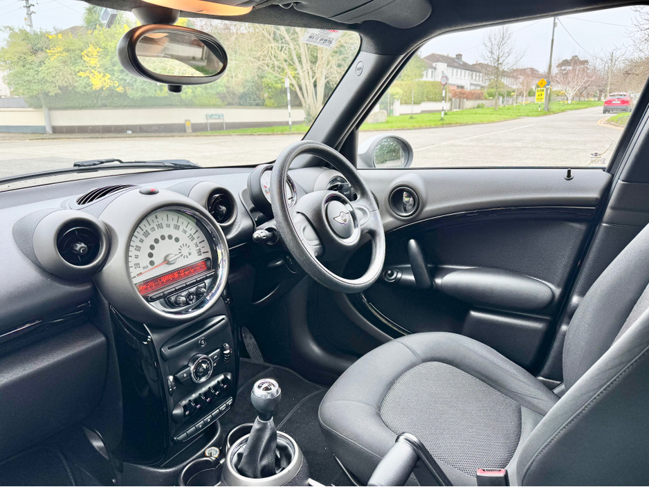 2011 MINI Countryman - image 17