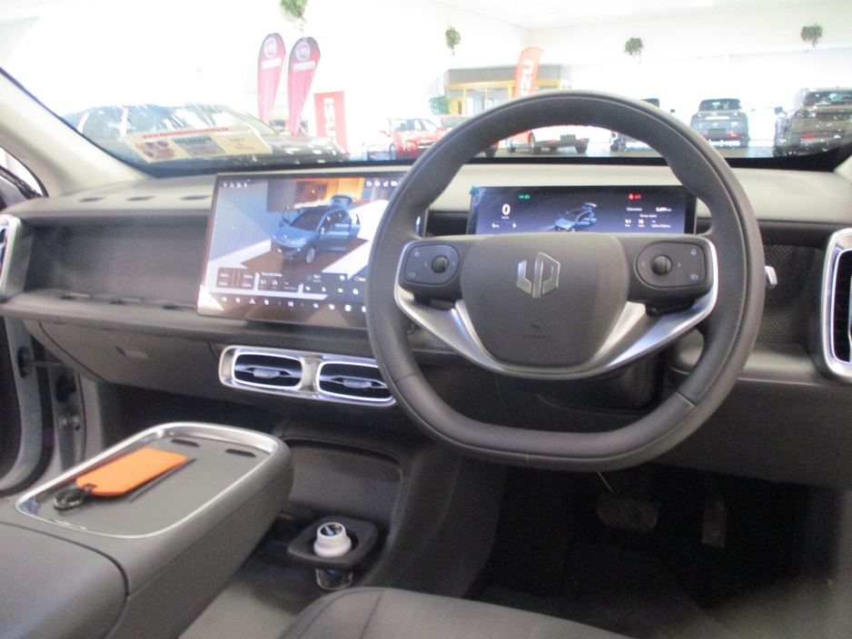 2026 Leapmotor B10 - image 21